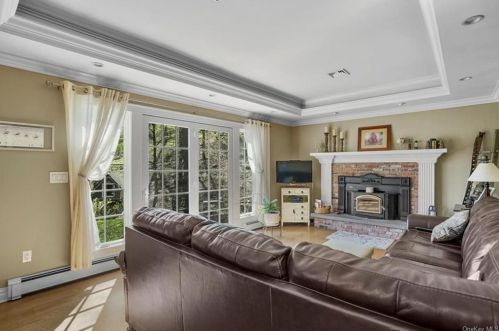 28 Kings Point Ln, Washingtonville NY  10992-2026 exterior