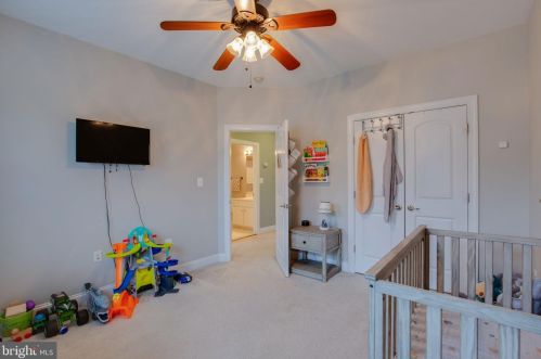 15935 Greymill Manor Dr, Haymarket VA  20169-4927 exterior