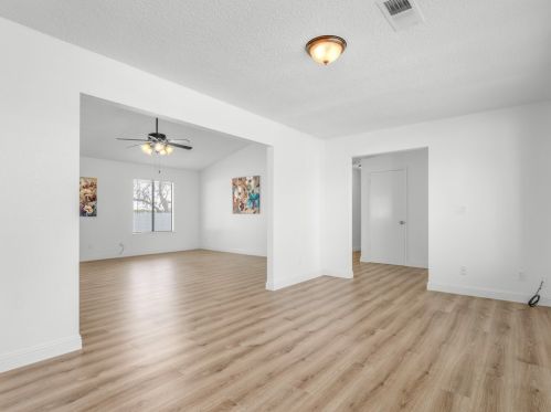 855 Mount Whitney Ave, Laton CA  93242-9724 exterior