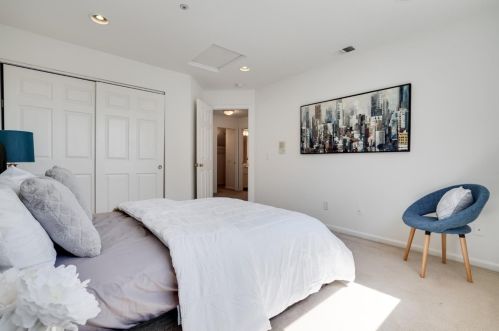 1063 Schwerin St, Daly City CA  94014-1622 exterior