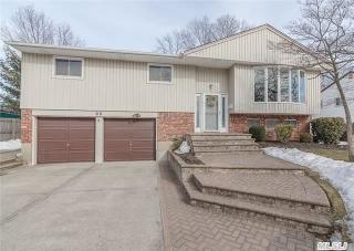 35 Sterling Ln, Smithtown, NY 11787-4738