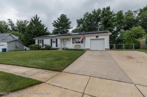 142 Susan Dr, Jackson Twp, NJ 08527-1141