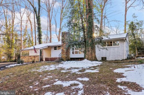 18311 Cabin Rd, Triangle, VA 22172-1405