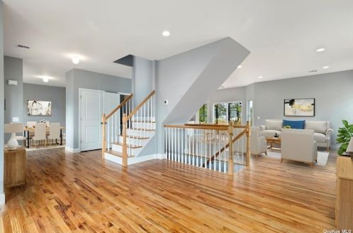 533 Canal Rd, Mount Sinai, NY 11766-3302