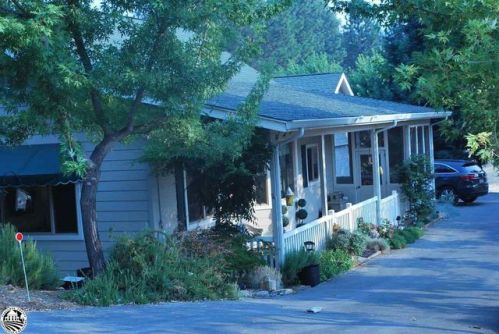 19624 Cottonwood St, Groveland, CA 95321-9372