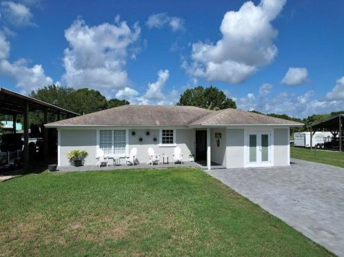 6585 58th Ave, Vero Beach, FL 32967-5336