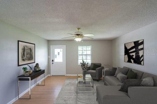 405 5th St, Dundee, FL 33838-4315