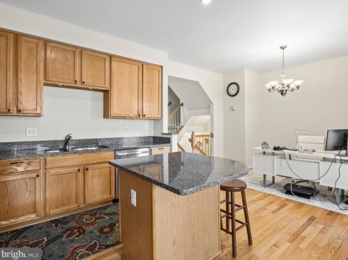 11740 Batley Pl, Woodbridge VA  22192-8403 exterior