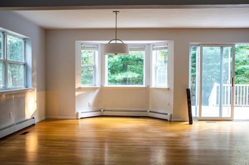 451 Sag Harbor Tpke, East Hampton, NY 11937-2556