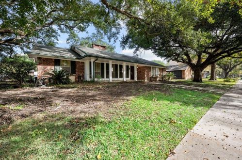 10303 Belfast Rd, Morgans Point, TX 77571-4205