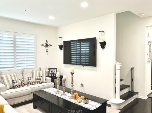 21737 Propello Dr, Santa Clarita CA  91350-8542 exterior