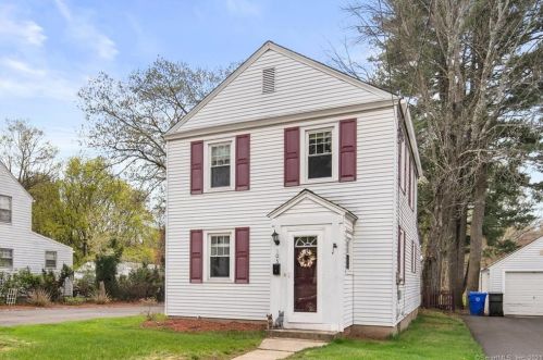 105 Maple St, Hartford, CT 06109-3714