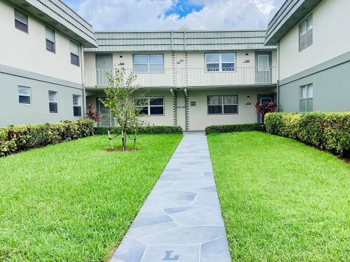 561 Monaco L, Delray Beach FL  33446-1938 exterior