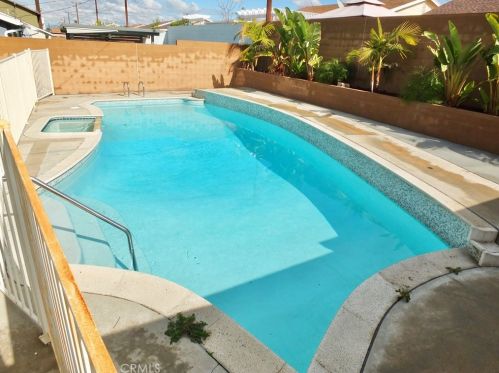 24706 Marbella Ave, Long Beach CA 90745-6413 exterior