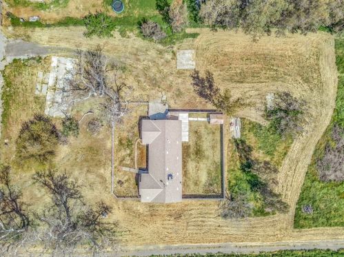 855 Mount Whitney Ave, Laton CA  93242-9724 exterior