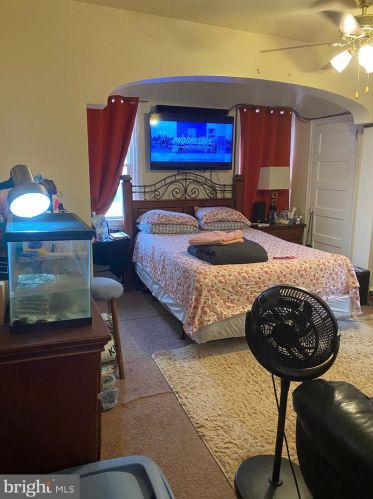 4601 C St, Philadelphia PA 19134-3417 exterior