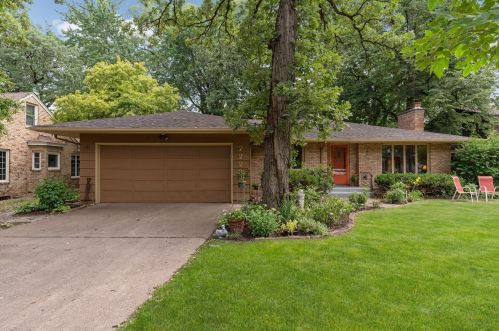 7229 Oak Grove Blvd, Minneapolis, MN 55423-3070