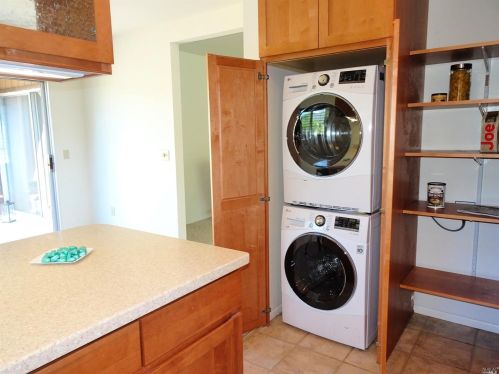 6 Woodgreen St, Santa Rosa CA  95409-5914 exterior