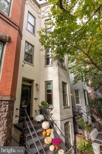 810 Carolina Ave, Washington, DC 20003-1361