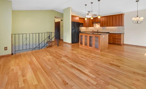 4242 Bridgewood Ter, Saint Paul, MN 55127-7805