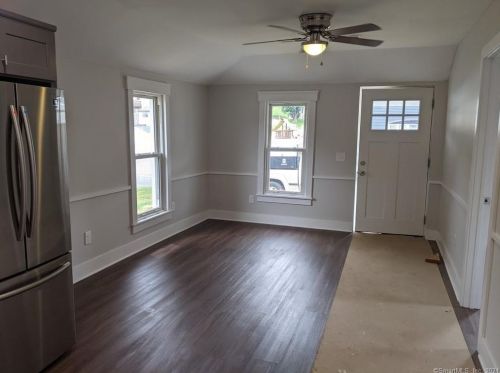 36 Catlin Pl, Huntington CT  06484-4404 exterior