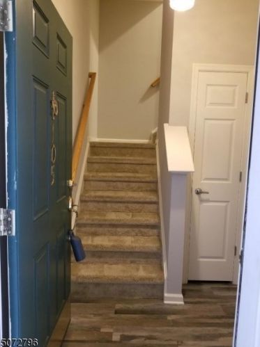 105 Conover Ter, Lebanon NJ  08833-2183 exterior
