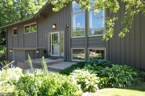 221 107th St, Minneapolis, MN 55420-5505