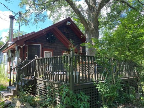 96 Lower Wisner Rd, Warwick, NY 10990-3427