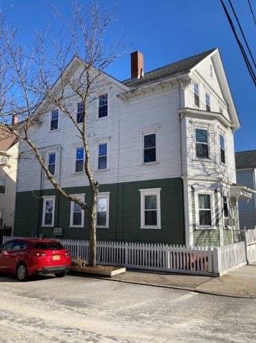 217 Ives St, Providence, RI 02906-3903