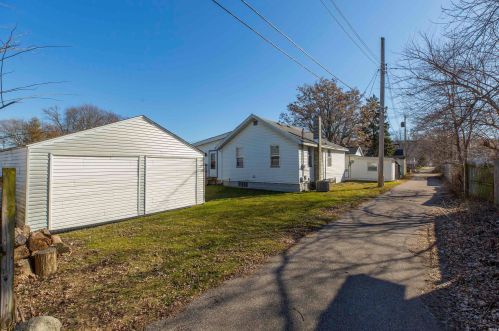 523 Berlin Ave, Mishawaka IN  46544-1503 exterior