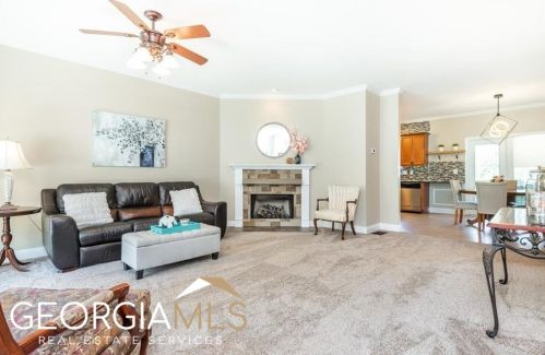 1093 Third St, Stone Mountain GA  30083-3025 exterior