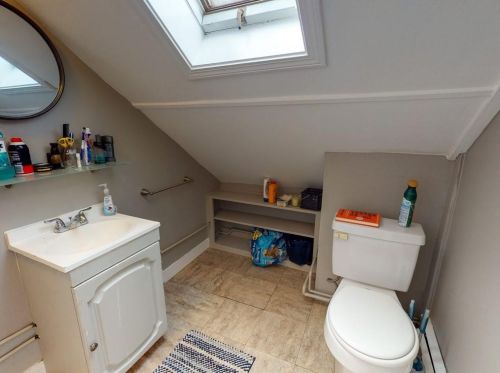 2 Potter St, Middletown RI  02840-3921 exterior