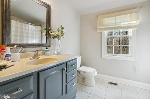 4 Newlin Way, Glen Mills PA  19342-1259 exterior