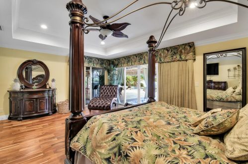 8813 Wendy Ln, West Palm Beach FL  33411-6522 exterior