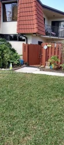 3895 Victoria Dr, West Palm Beach, FL 33406-4711