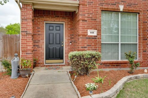 644 Gentry Ln, Lewisville, TX 75028-8806