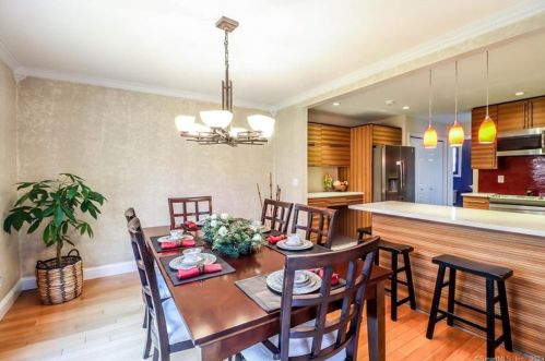 4 Pond View Dr, Brookfield Center CT  06804-3427 exterior