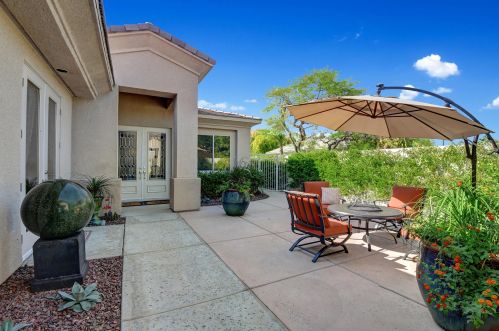 19 Orleans Rd, Rancho Mirage CA  92270-2714 exterior