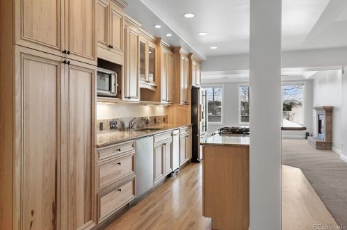 93 Glenmoor Dr, Englewood CO 80113-7117 exterior