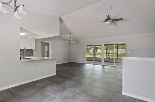 6257 Swan Ln, Brooksville, FL 34608-1077