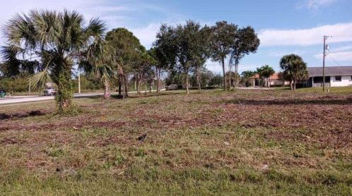 412 Aileen St, Fort Pierce, FL 34983-1802
