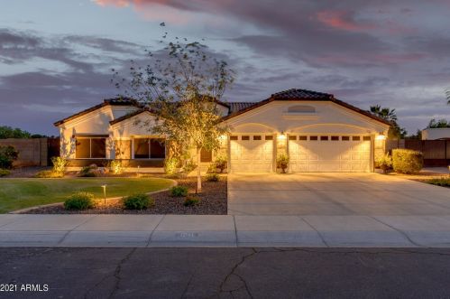 1241 Palo Blanco Way, Gilbert, AZ 85296-1920