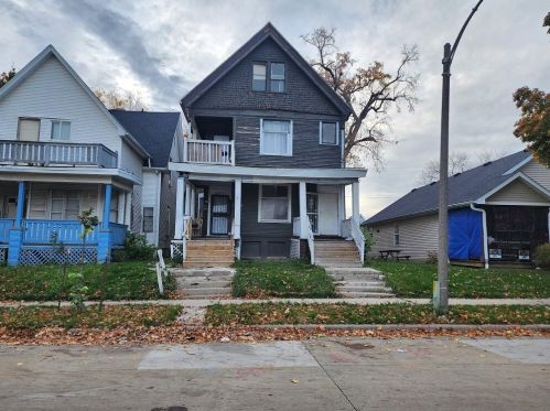 1909 32nd St, Milwaukee WI  53215-2106 exterior