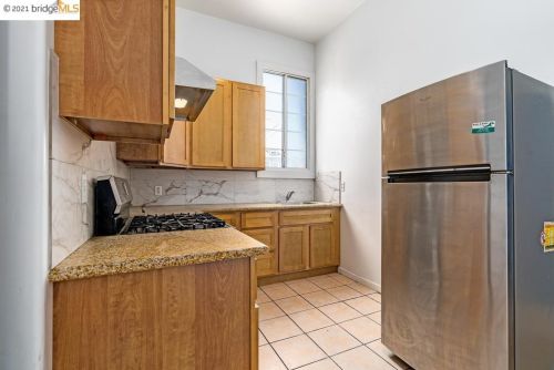 760 29th St, Oakland CA  94606-3510 exterior