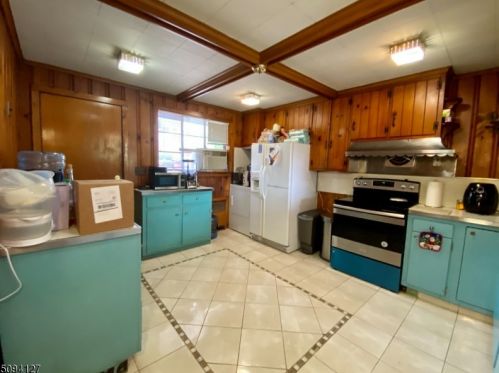 27 Union Ave, Nutley NJ  07110-3325 exterior