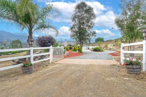 14837 Quail Haven Ln, El Cajon, CA 92019-2951