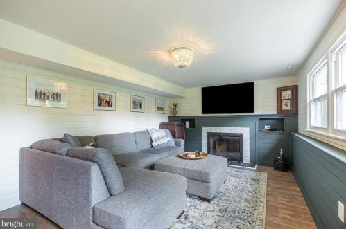 419 Hartford Dr, Riverton NJ  08077-4021 exterior