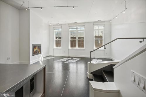 1237 Congress Ct, Washington, DC 20007-3408