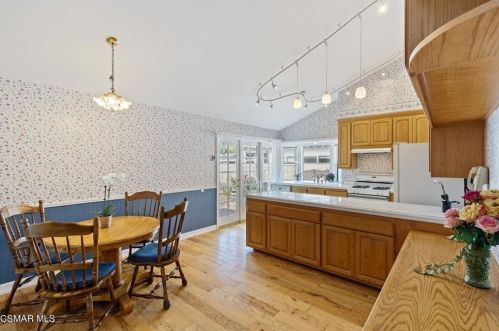 5784 Damon St, Simi Valley, CA 93063-4229