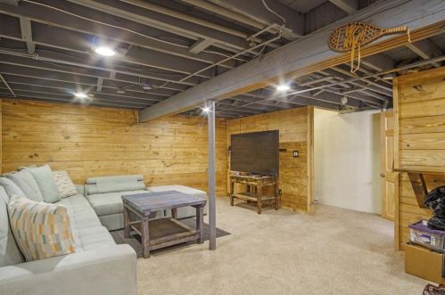 76 Puritan Ave, Coventry RI 02816-8151 exterior